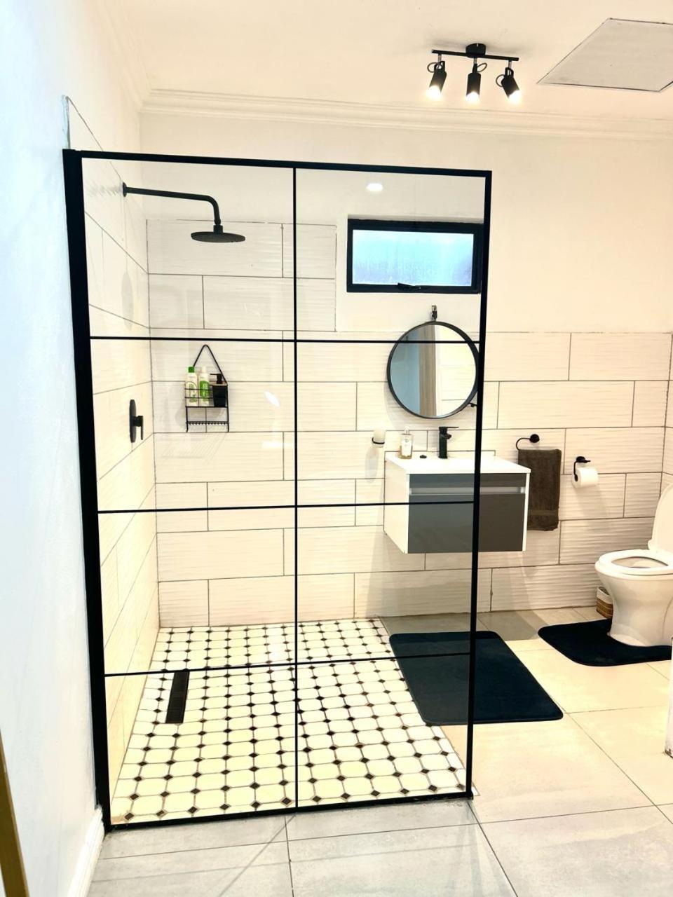 Apartamento Close To Menlyn Maine *