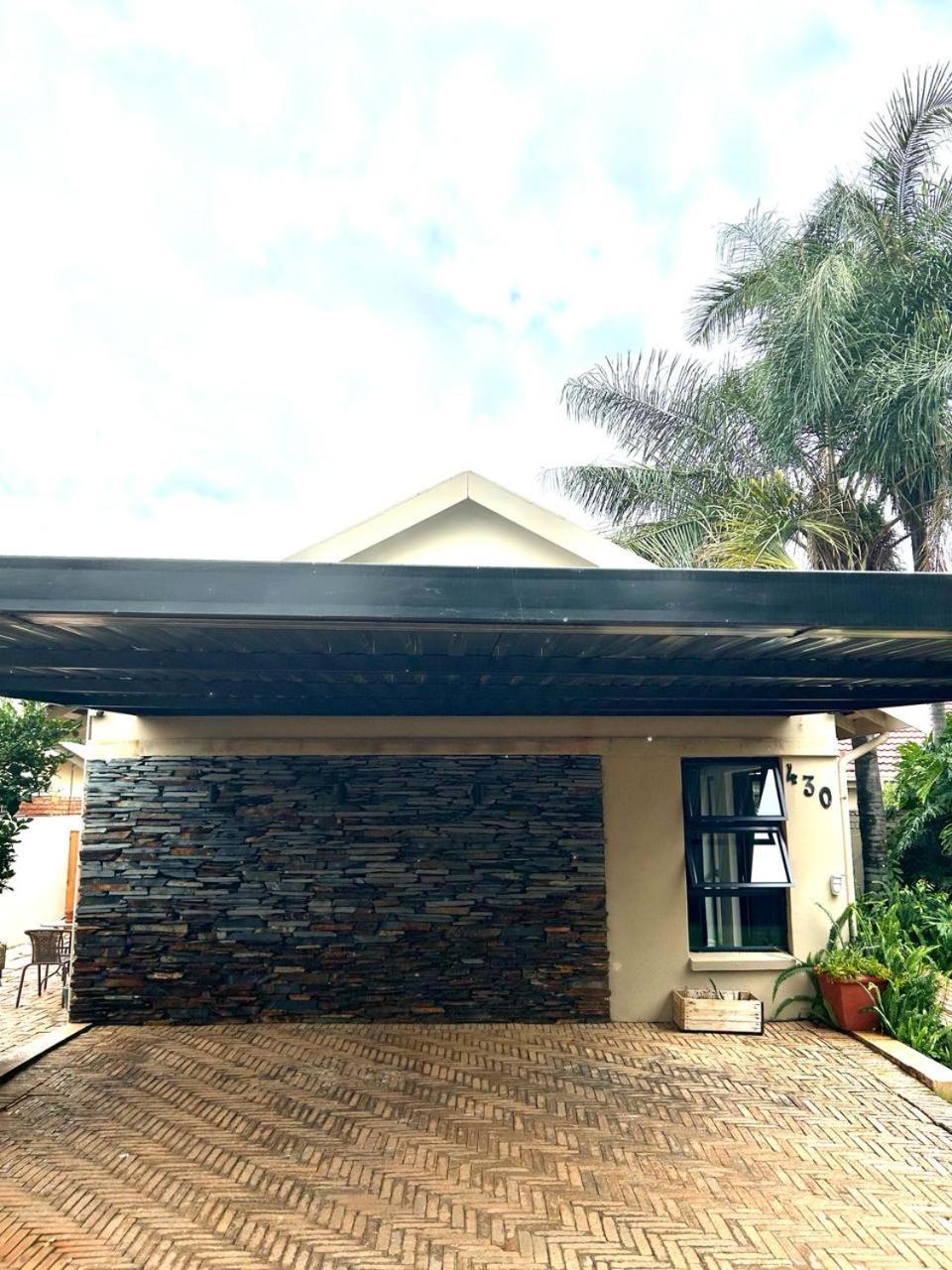 Apartamento Close To Menlyn Maine *